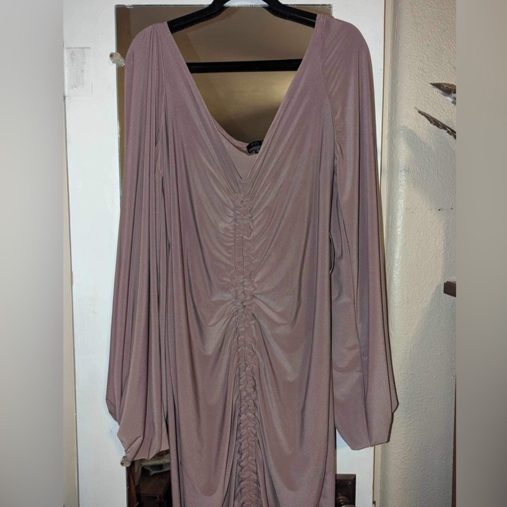 Beautiful Nude/Beige Dress - Picture 2 of 6